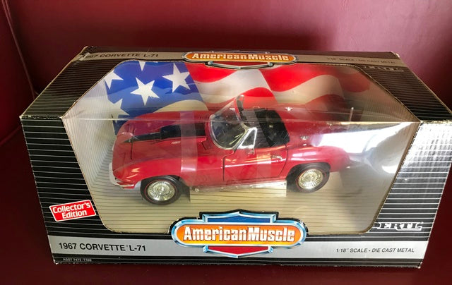 Miniature américaine 1/18 CORVETTE 1967 L-71 cabriolet au 1/18 ERTL - Collection Miniature américaine 1/18 CORVETTE 1967 L-71 cabriolet au 1/18 ERTL - Collection