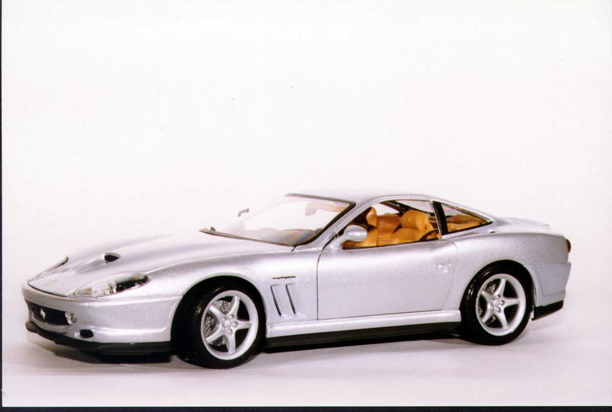 1:18 UT Models Ferrari 550 Maranello Diecast Model Car - Red & Silver