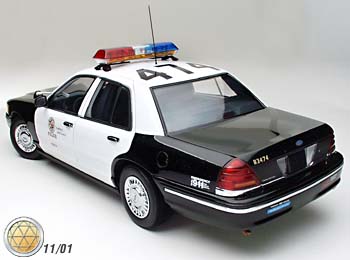 1:18 AUTOart Ford Crown Victoria Interceptor ('99) Los Angeles