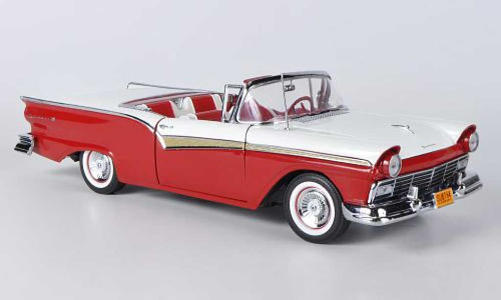 1:18 Sun Star Ford Fairlane Skyliner '57