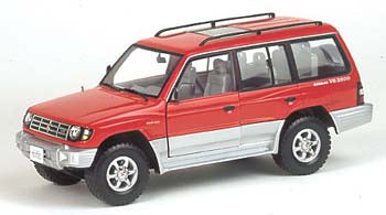 1:18 Sun Star Mitsubishi Pajero '98 – Cameron's Model Cars
