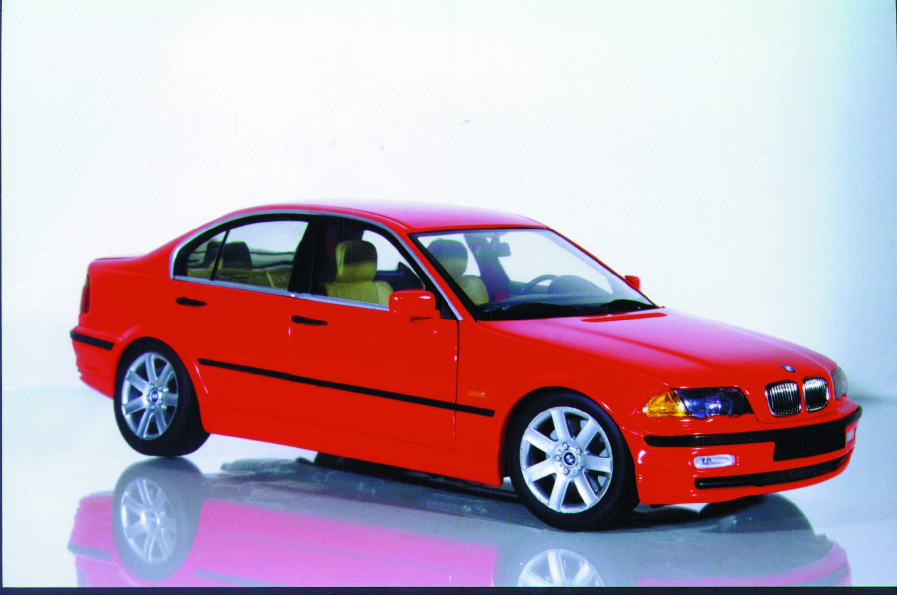 UT-MODELS 80439422373 Masstab: 1/18 | BMW 3-SERIES 328i (E46