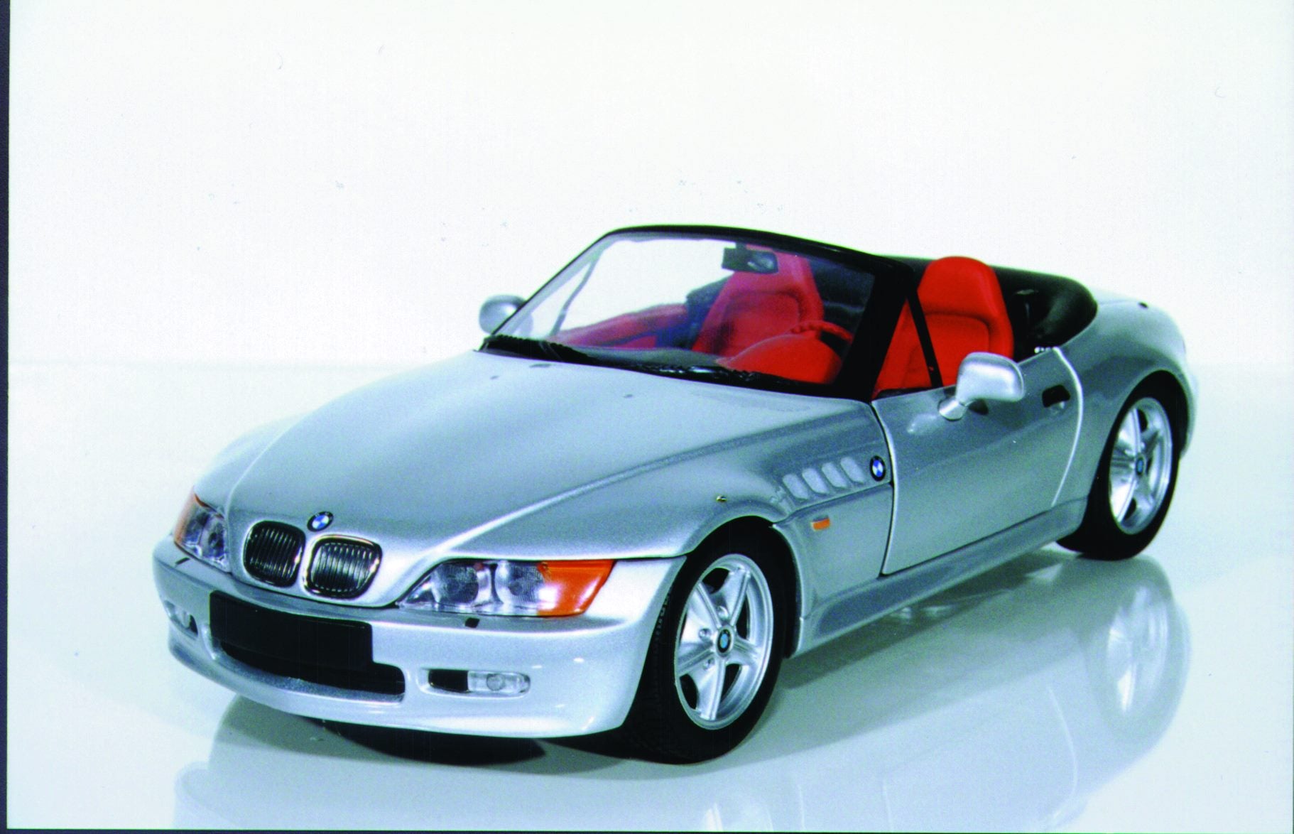 1:18 UT Models BMW Z3 Roadster 2.8 – Cameron's Model Cars