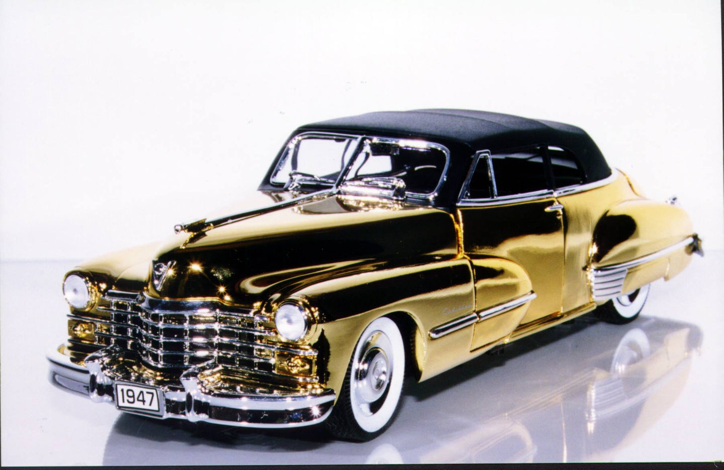 1:18 Anson Cadillac '47 Series 62 ST 24k Gold Plated