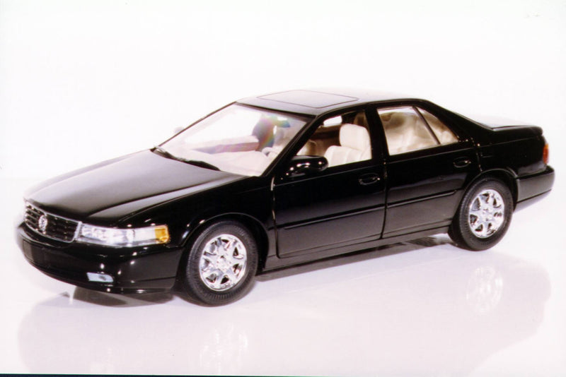 アンソン1/18CADILLAC SEVILLE STS Anson_98_Cadillac_Seville_STS_