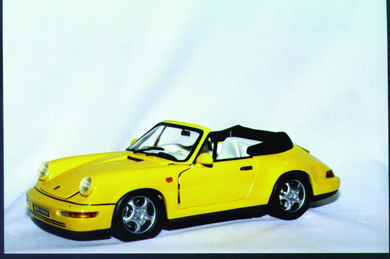 Anson_Porsche_911_Carrera_4_Ca