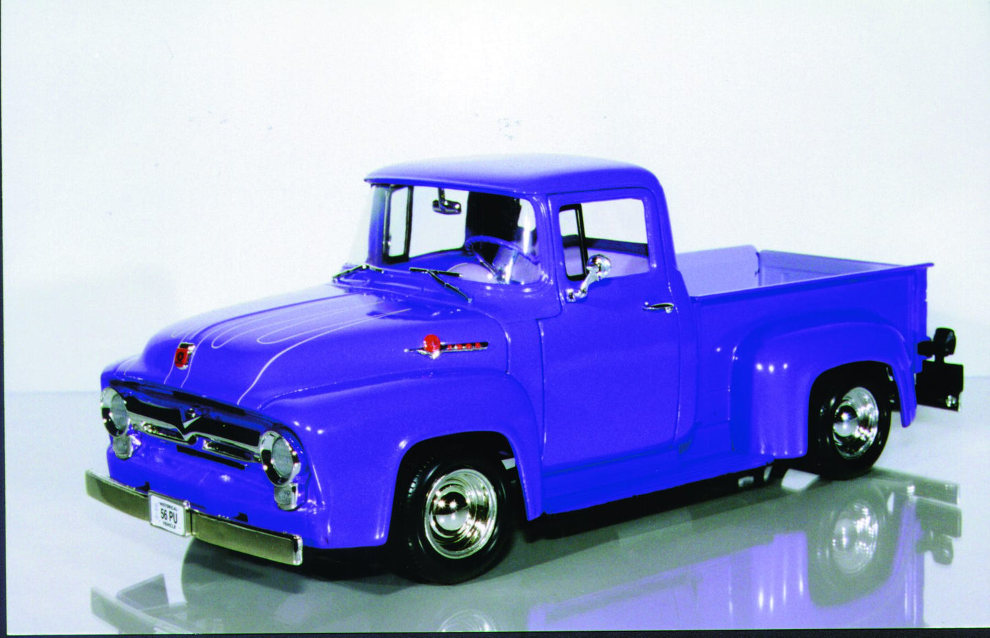 1:18 Ertl Ford F-100 '56 Custom Street Rod 272-CID