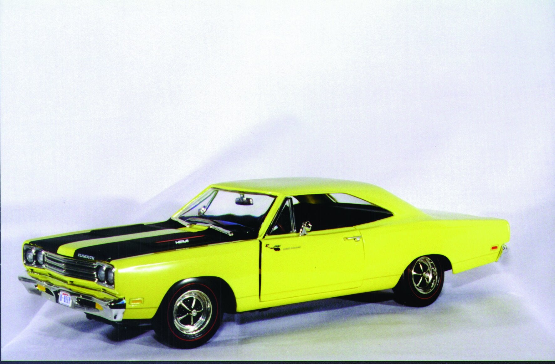 1:18 Ertl Plymouth Roadrunner '69 426 Hemi – Cameron's Model