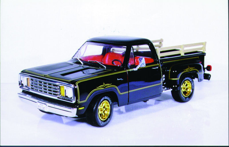 No97 ミニカー1/18 ERTL 78 DODGE WARLOCK Ertl_78_Dodge_Warlock_blackgol