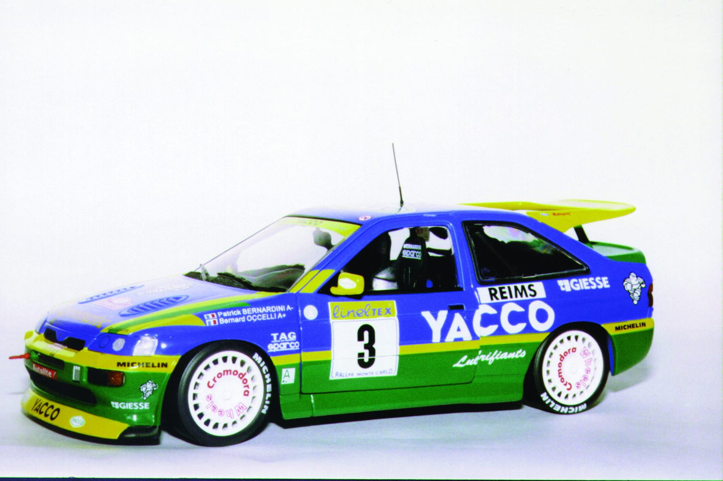 1:18 UT Models Ford Escort RS Cosworth '96 #3 Monte Carlo Rally Winner 'Yacco'