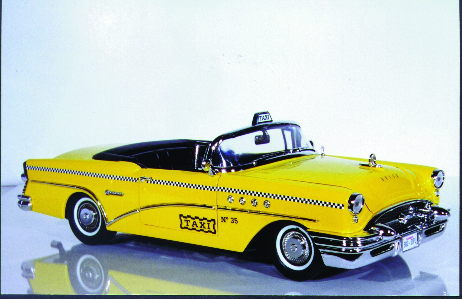 MIRA 1955 BUICK CENTURY GOLDEN LINE 1/18 SCALE DIECAST NEW