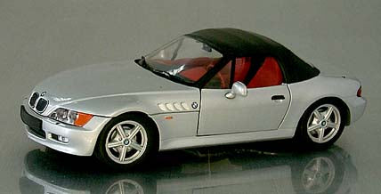 1:18 UT Models BMW Z3 Roadster 1.9 Soft Top