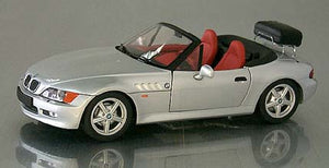 1:18 UT Models BMW Z3 Roadster 1.9 w/ Luggage Rack