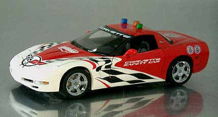 1:18 UT Models Chevy Corvette ('99) Le Mans Safety Car