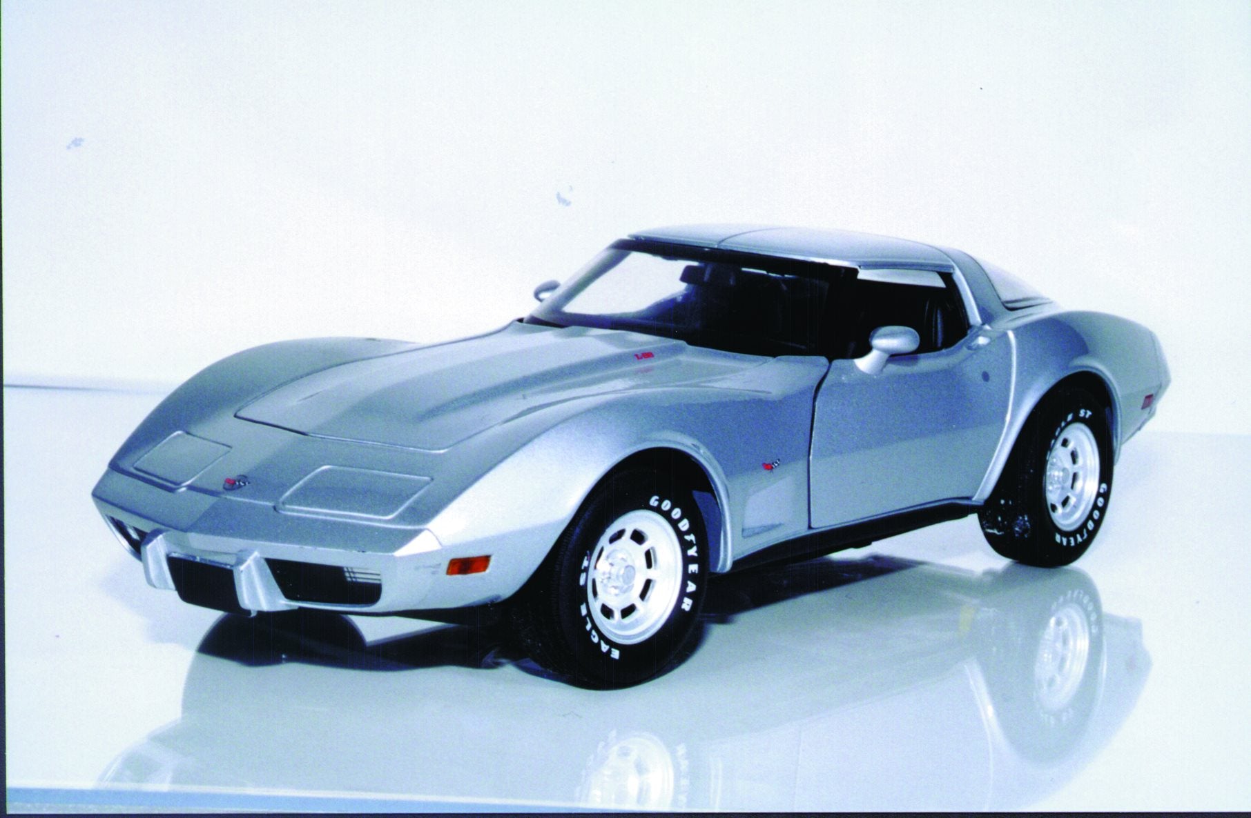 1:18 UT Models Chevy Corvette Coupe ('78) – Cameron's Model Cars