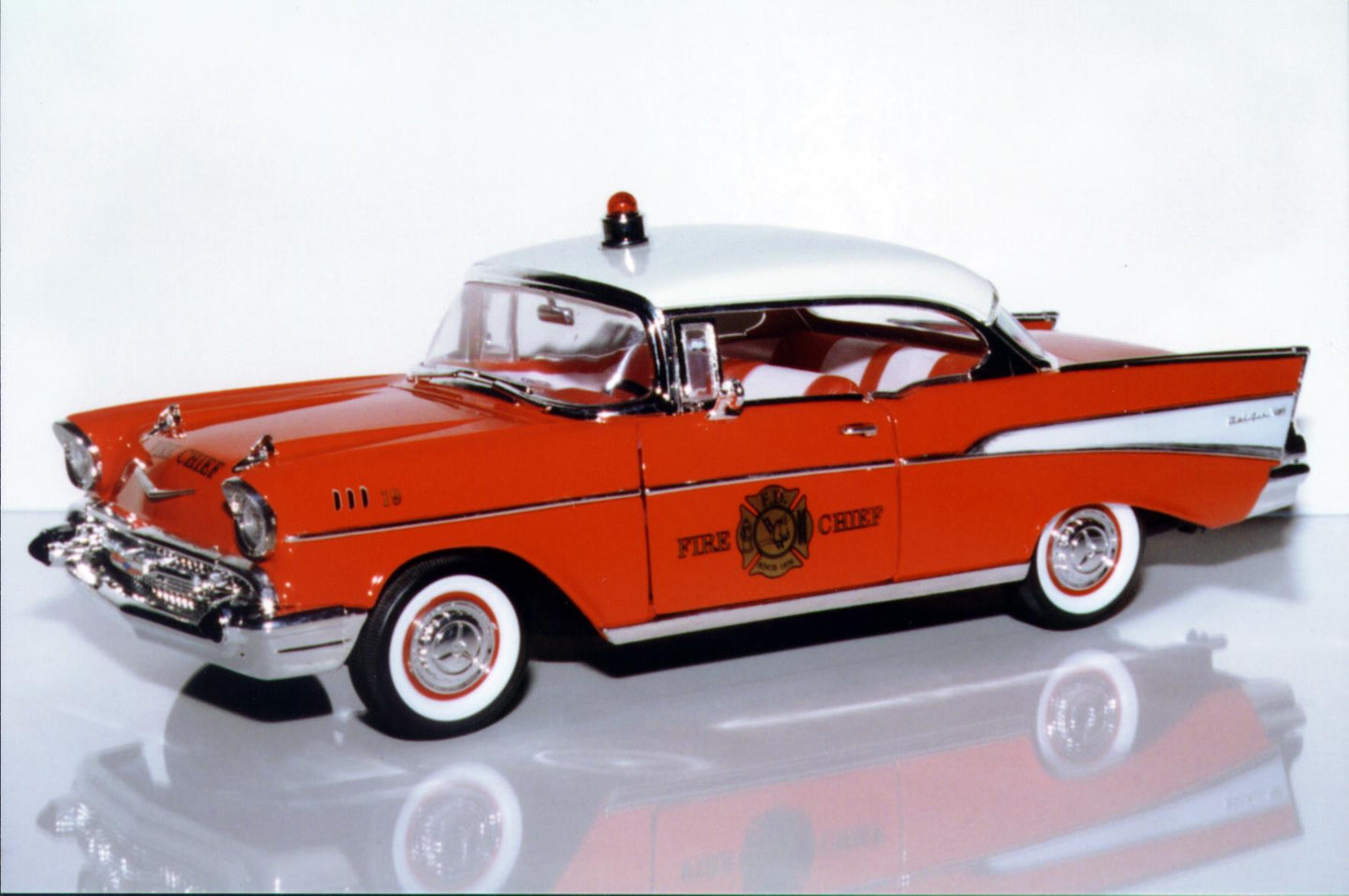 1:18 Yatming Chevy Bel Air '57 HT Fire Chief