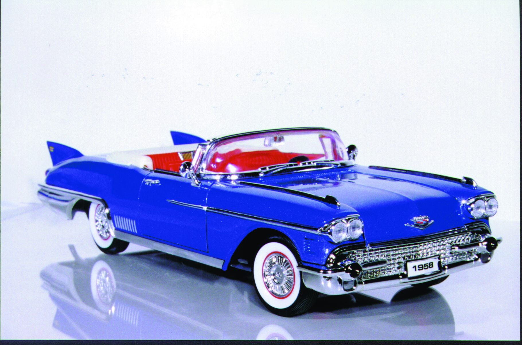 Yat Ming ヤトミン スケール 1:18 - 1958 Cadillac Eldorado Biarritz