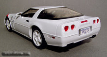 1:18 Maisto Chevy Corvette '96 Coupe 'Last C4' by Mid America