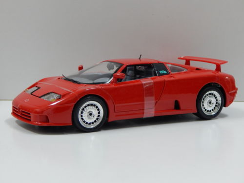 1/18 BURAGO 11040 BUGATTI Chiron Coupé Le Patron 2016 Bleu/Noir EUR 1/18 BURAGO 11040 BUGATTI Chiron Coupé Le Patron 2016 Bleu/Noir EUR